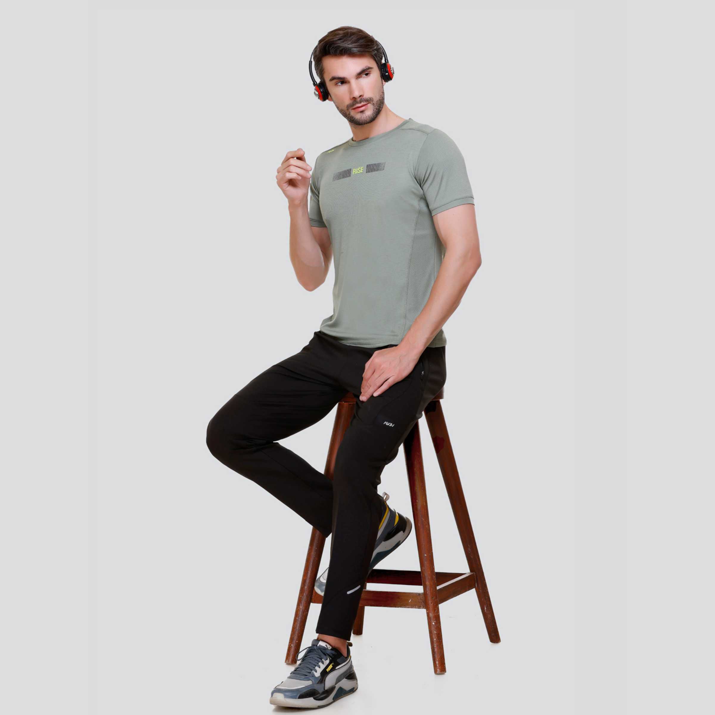 MENS PERFROMANCE T-SHIRT AT24 131